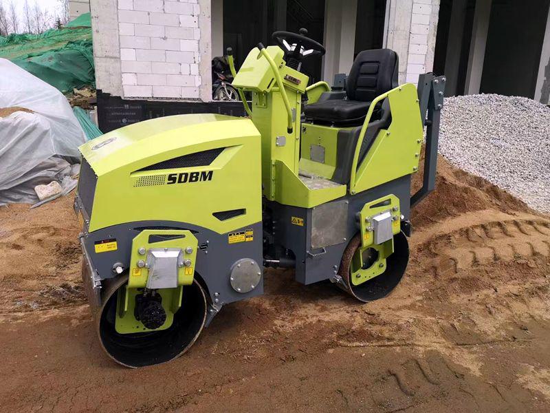 奔馬小型壓路機(jī)土方壓實(shí)、溝槽回填施工案例