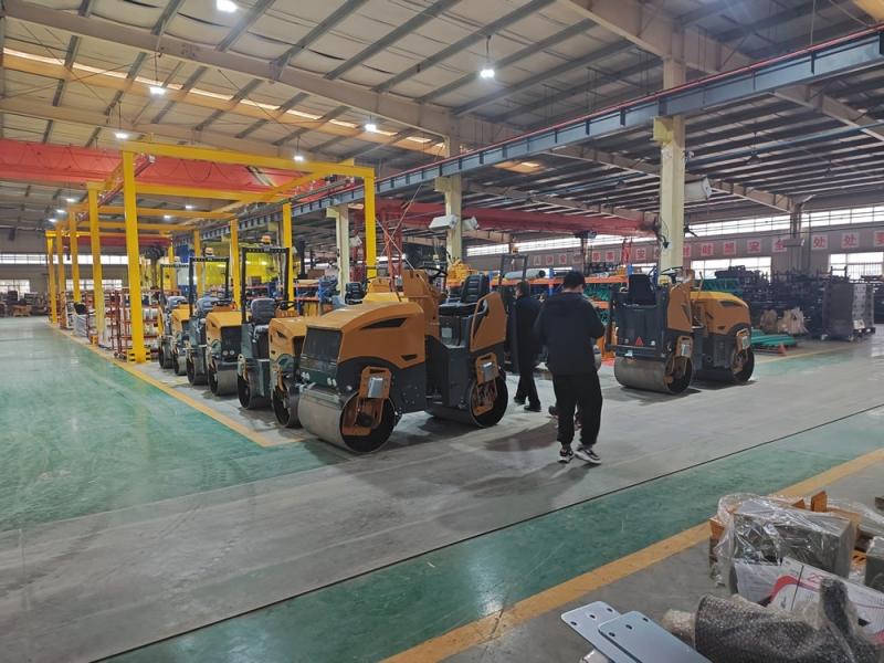 小型壓路機(jī)價(jià)格不能盲從，先把知識來學(xué)起！